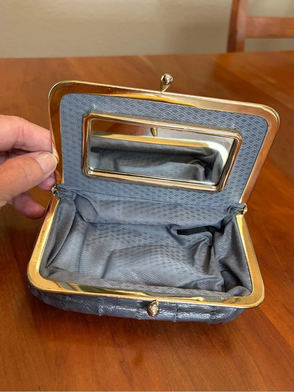 Classic Kiss-Lock Leather Clutch Wallet Cosmetic Case Eel Skin Grey
